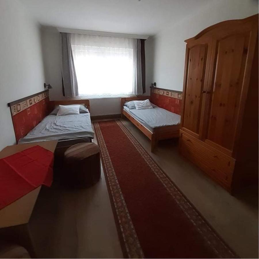 Pegazus Vendeghaz Hotel Hajduszoboszlo Ngoại thất bức ảnh